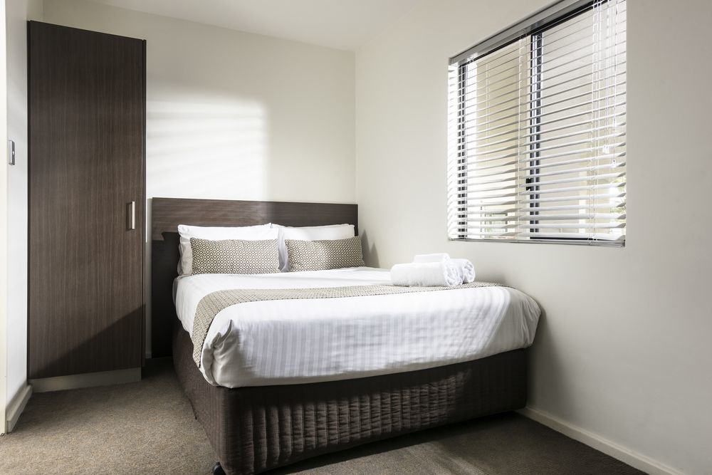 Pier 21 Riverside Aparthotel 4*