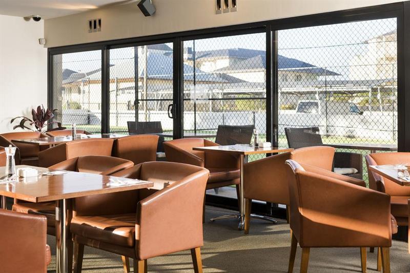Aparthotel Pier 21 Riverside 4*